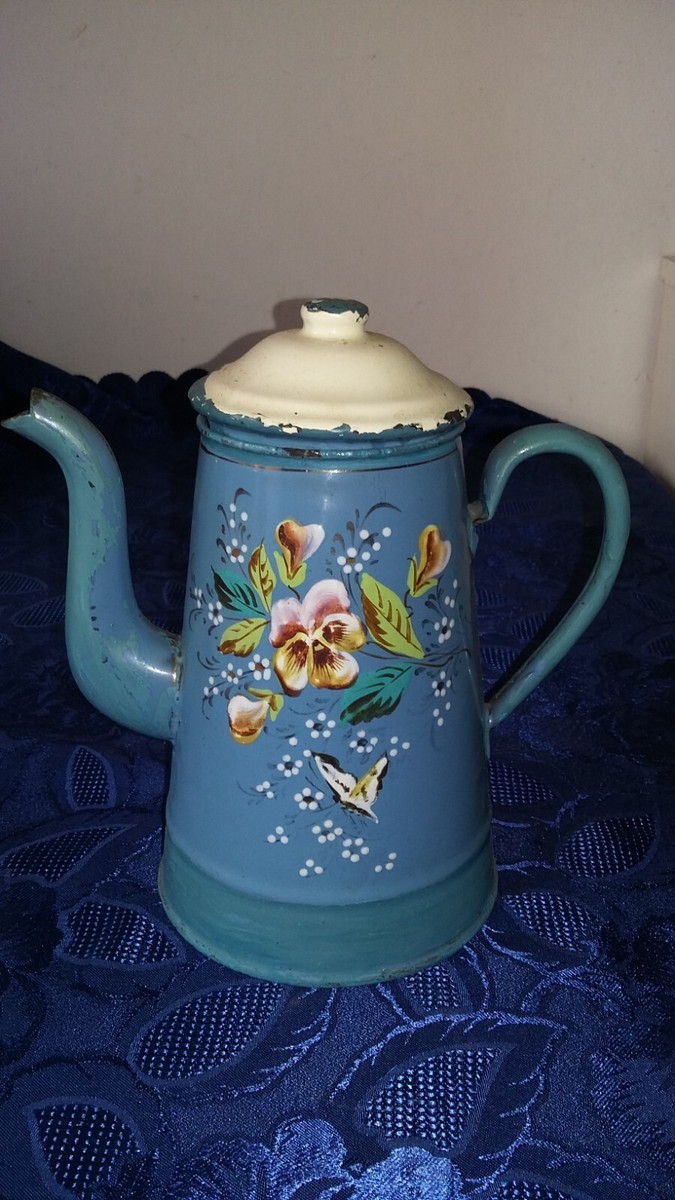 ANCIENNE CAFETIERE VERSEUSE EN TOLE EMAILLEE EPAIS DECOR FLORAL PAPILLON  VINTAGE
