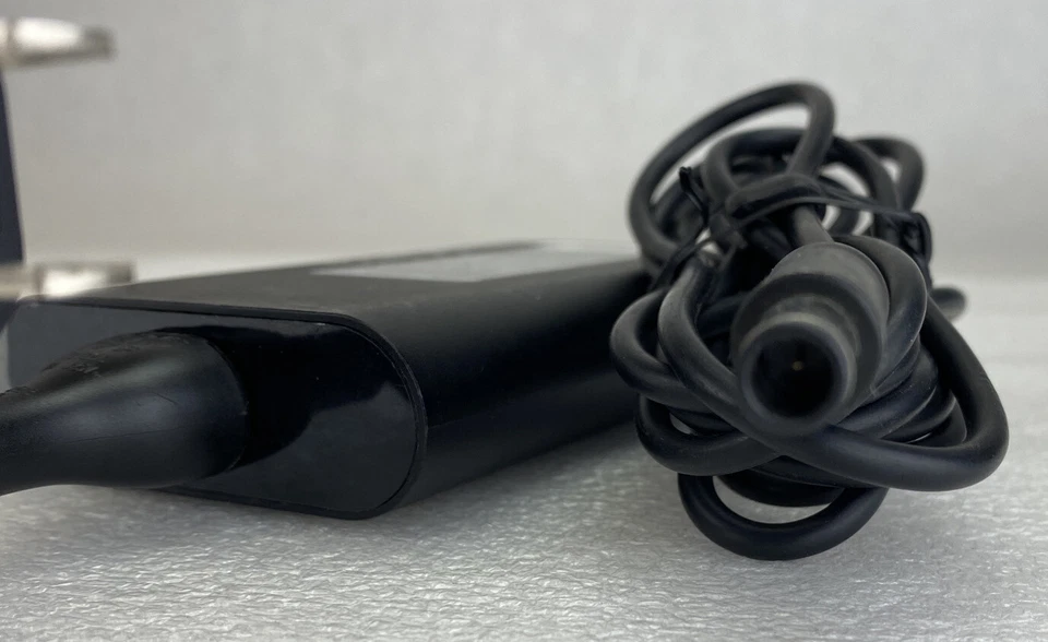 Dell 06TFFF Adaptador de CA Cargador Fuente de Alimentación HA65NM130 19.5V 3.34A 65W (Lote de 2) Foto 3 de 4