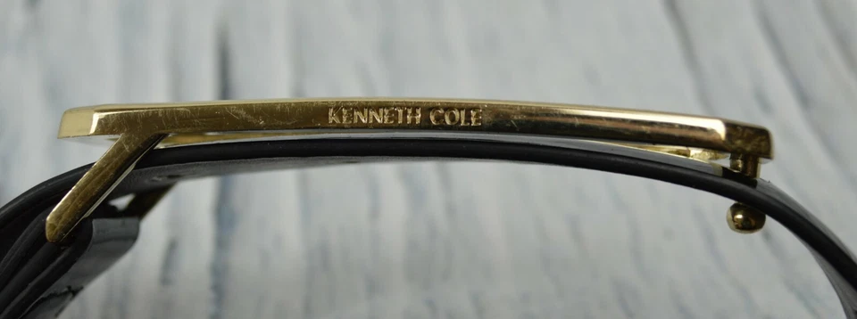 Cinto skinny feminino Kenneth Cole preto fivela de ouro médio 39" couro sintético  - Imagem 2 de 4