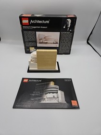 LEGO ARCHITECTURE: Solomon Guggenheim Museum (21004). Includes box & all pieces.