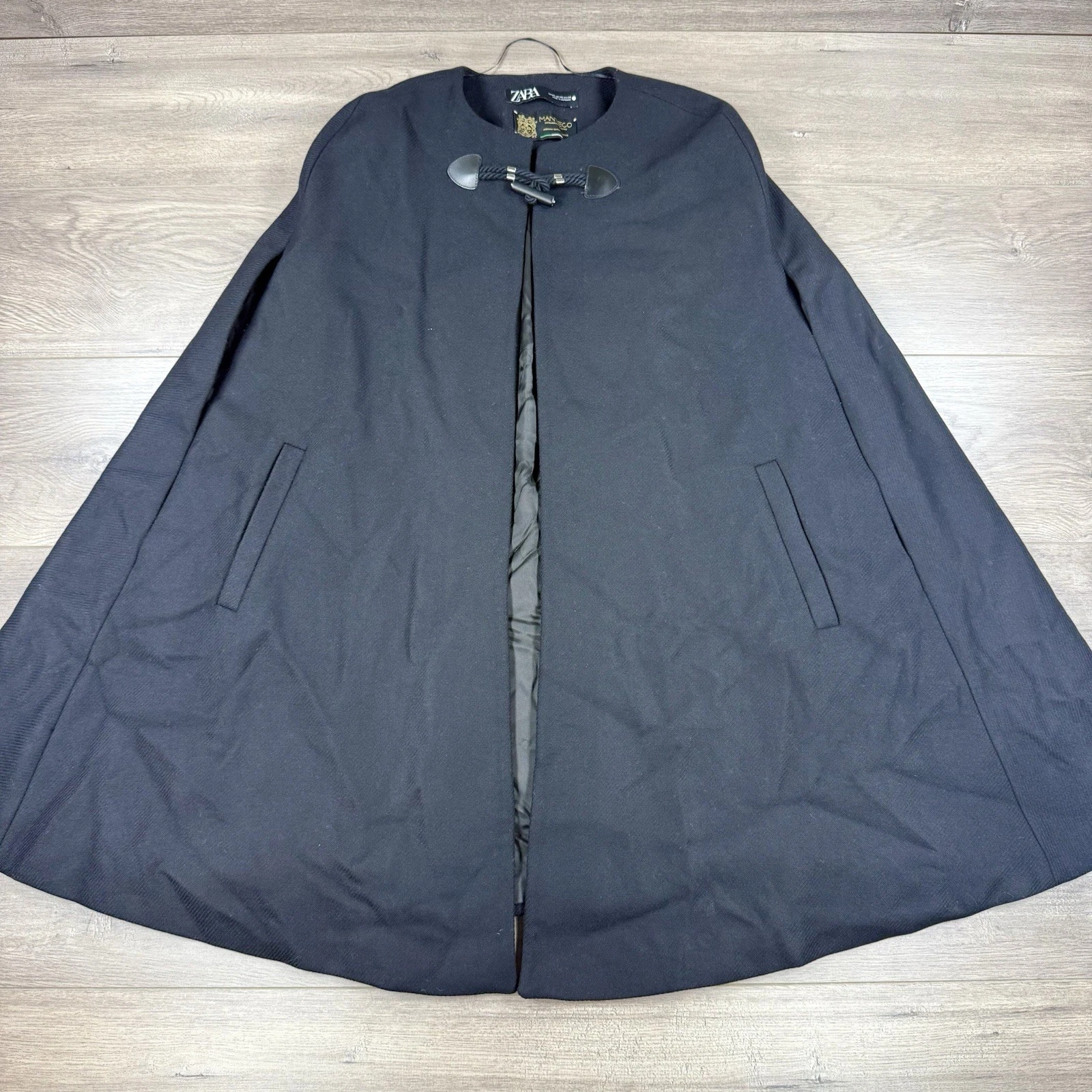 Zara Manteco Italian Wool Blend Cape Poncho Cloak Women's XS Black Neck Toggle