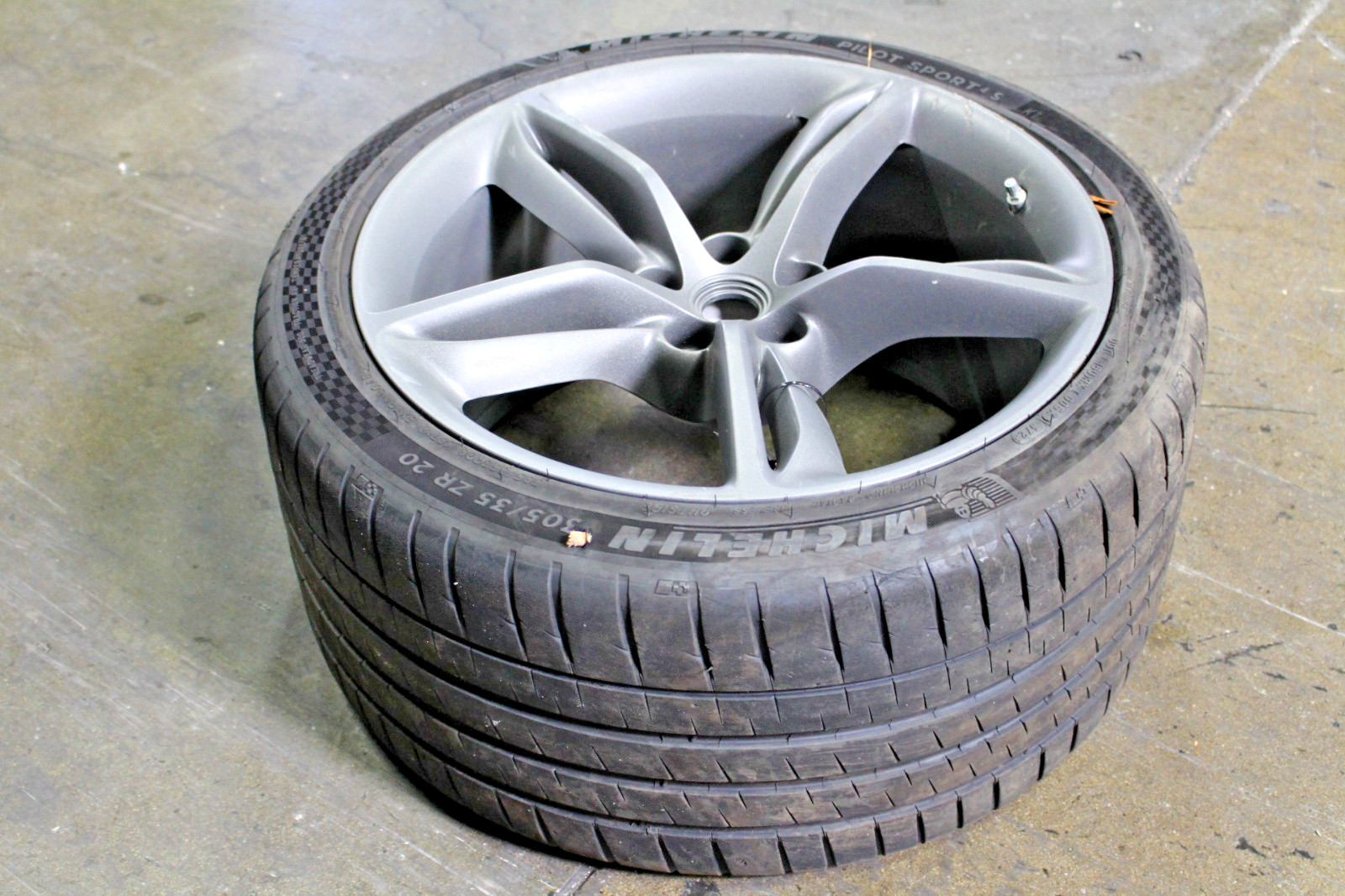 Ferrari 296 GTB Rear Left Wheel P/N 986223