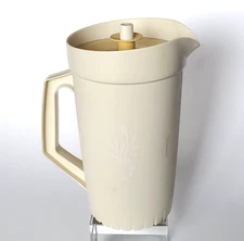Tupperware pitcher jug almond tan yellow vacuum top 10 cups