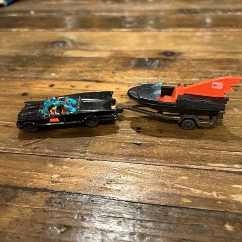 Vintage Corgi Husky Batmobile With Batboat Batman & Robin Figures 1:64