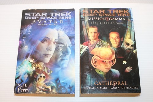 Lot of 17 Vintage STAR TREK Paperback Books, VOYAGER, NEXT GENERATION, plus... - Foto 12 di 16