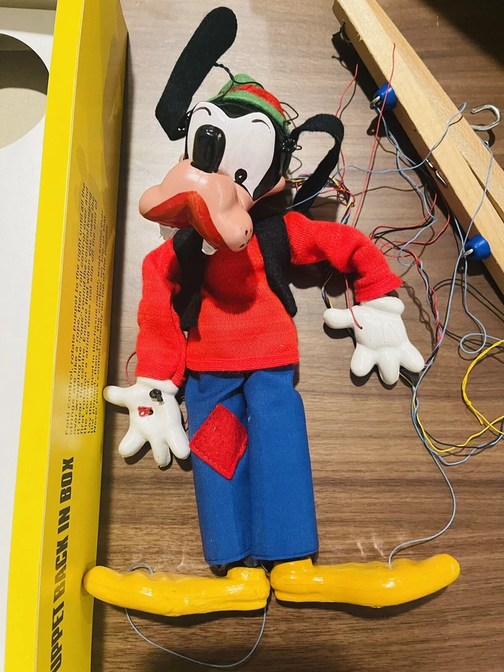 10 英寸 PELHAM PUPPET 迪士尼 GOOFY 盒子 状况完好 — 第 2/4 张图片