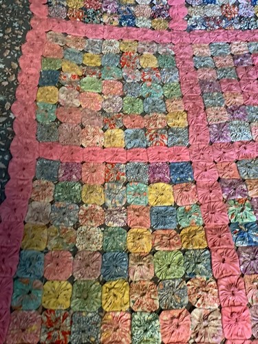 Vintage Yo-yo Quilt 42”/68” - Picture 4 of 9