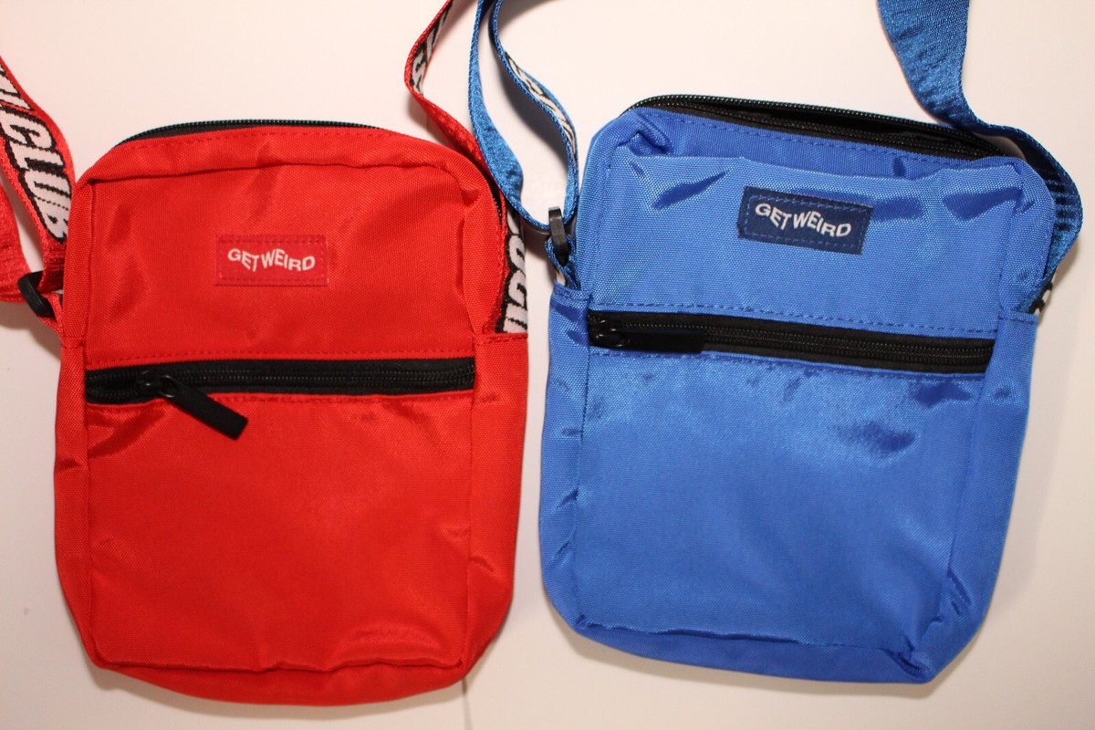 2カラー Anti Social Social Club 18FW Shoulder Bag 個数限定 2x Anti Social Social Club Shoulder Bag Lot Red & Blue Get