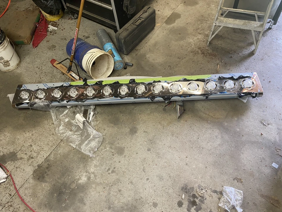 Barra de luz para camión comercial 14 agujeros Foto 2 de 3