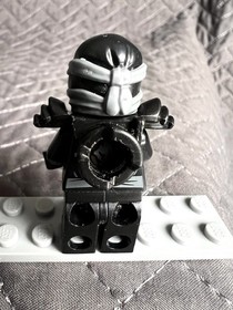 Lego Ninjago Minifigure Minifig NJO0140 Cole Deepstone Armor Possession 70733