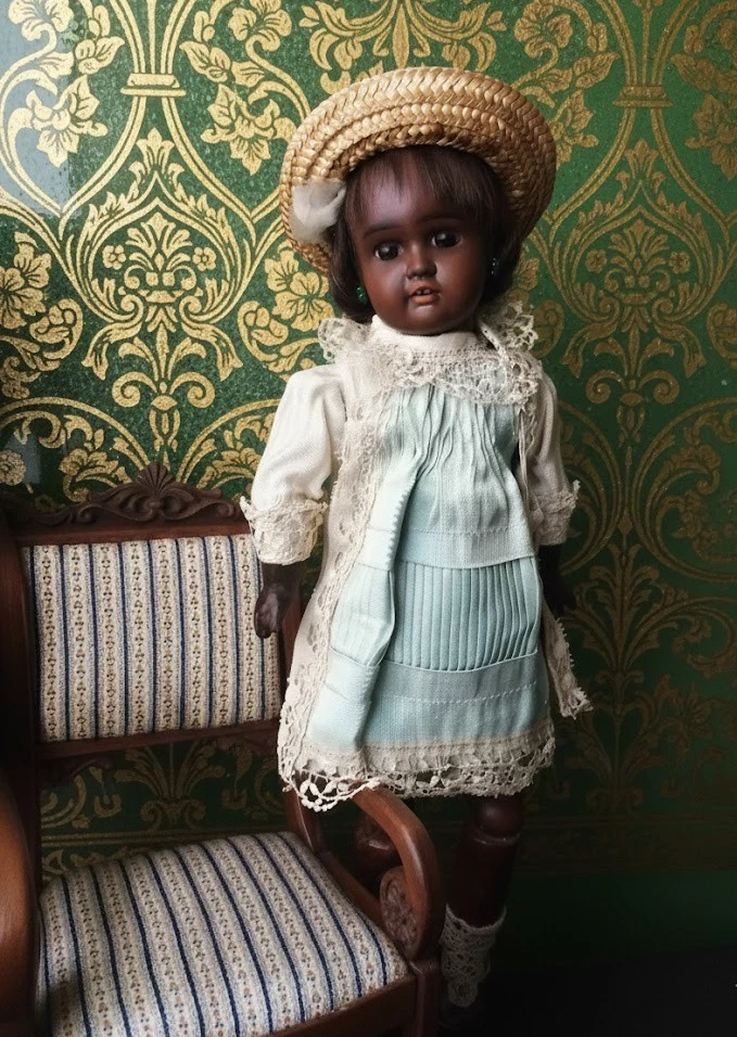 ancienne petite poupée noire Simon Halbig  avec male et trousseau no Jumeau - Photo 3/4