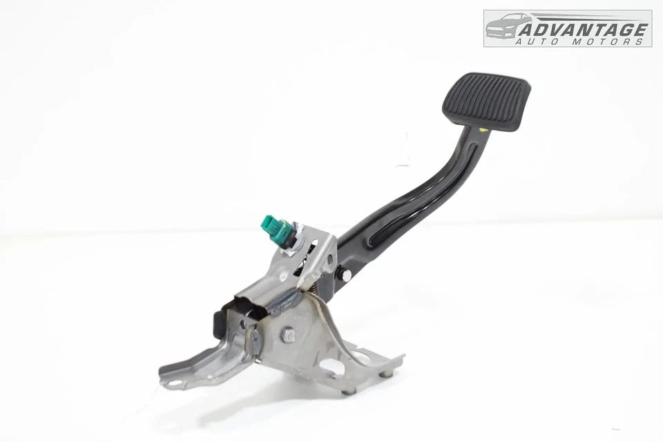 2020-2023 HYUNDAI SONATA FRONT FLOOR BRAKE FOOT STOP PEDAL & SENSOR OEM - Image 2 of 4