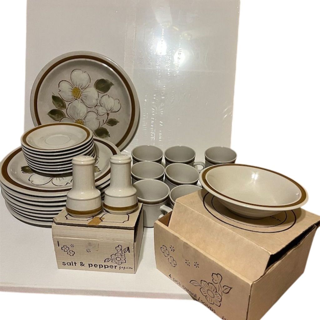 Vintage Daniele Collection Dogwood Floral Stoneware Dinnerwa