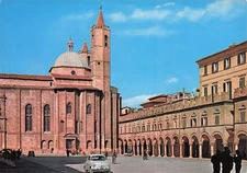 ITALY ASCOLI PICENO PIAZZA DEL PUEBLO