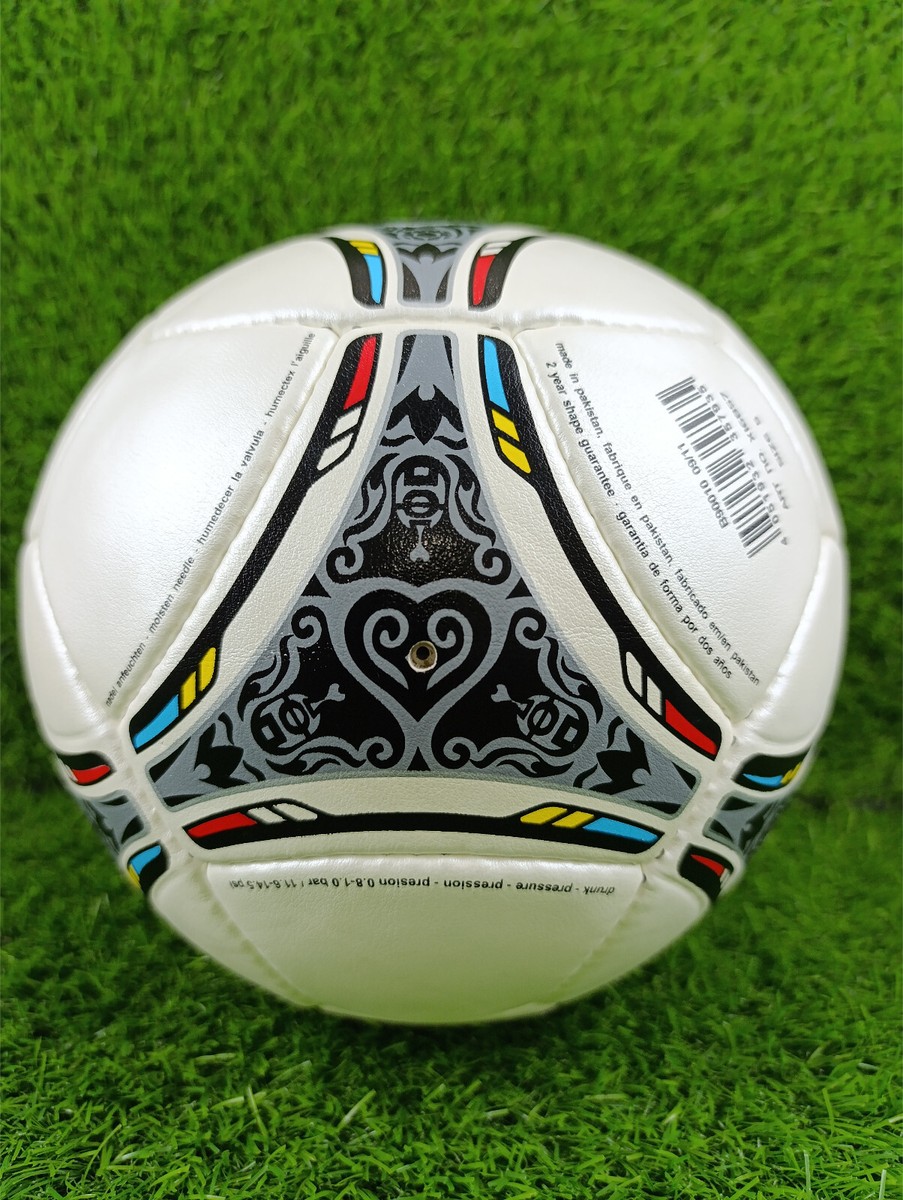 Tango 12 Euro adidas 2012 Size 5 Soccerball | eBay