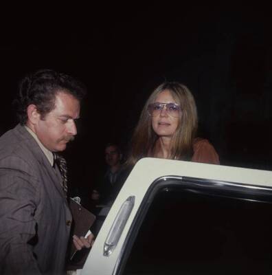 Gloria Steinem attends a taping of The Merv Griffin Show 1982 OLD PHOTO