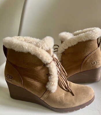 UGG Women Sz 9 Wedge Bootie Jeovanna Waterproof Chestnut Fur  display picture 3