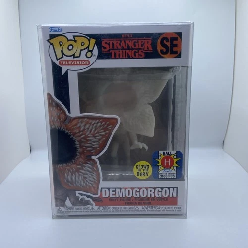 SDCC 2022 Stranger Things White Demogorgon Hall H Glow le 3100 with Protector