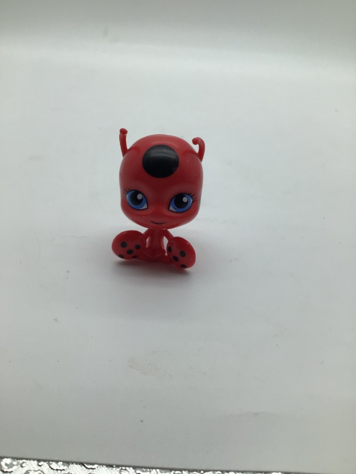 Miraculous Ladybug Kwami Surprise 2&Prime; Mini Figure Playmates