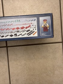 New LEGO 10254 Creator Winter Christmas Village Holiday Train 734Pc 2017 Retired