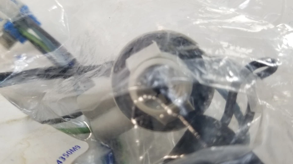 Arnés de cableado de luz trasera Saturn 2003-2005 nuevo GM 22704027 Foto 3 de 4