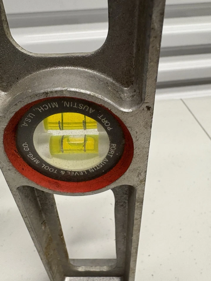 Vintage Carpenters Port Austin Level & Tool Mfg. Co. Aluminum 24" Michigan USA - Image 4 of 4