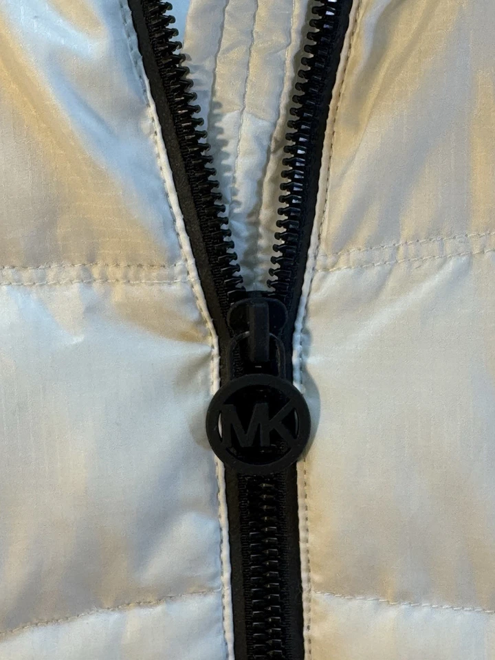 Chaqueta acolchada de plumas Michael Kors para mujer grande blanca negra larga al aire libre Foto 3 de 4