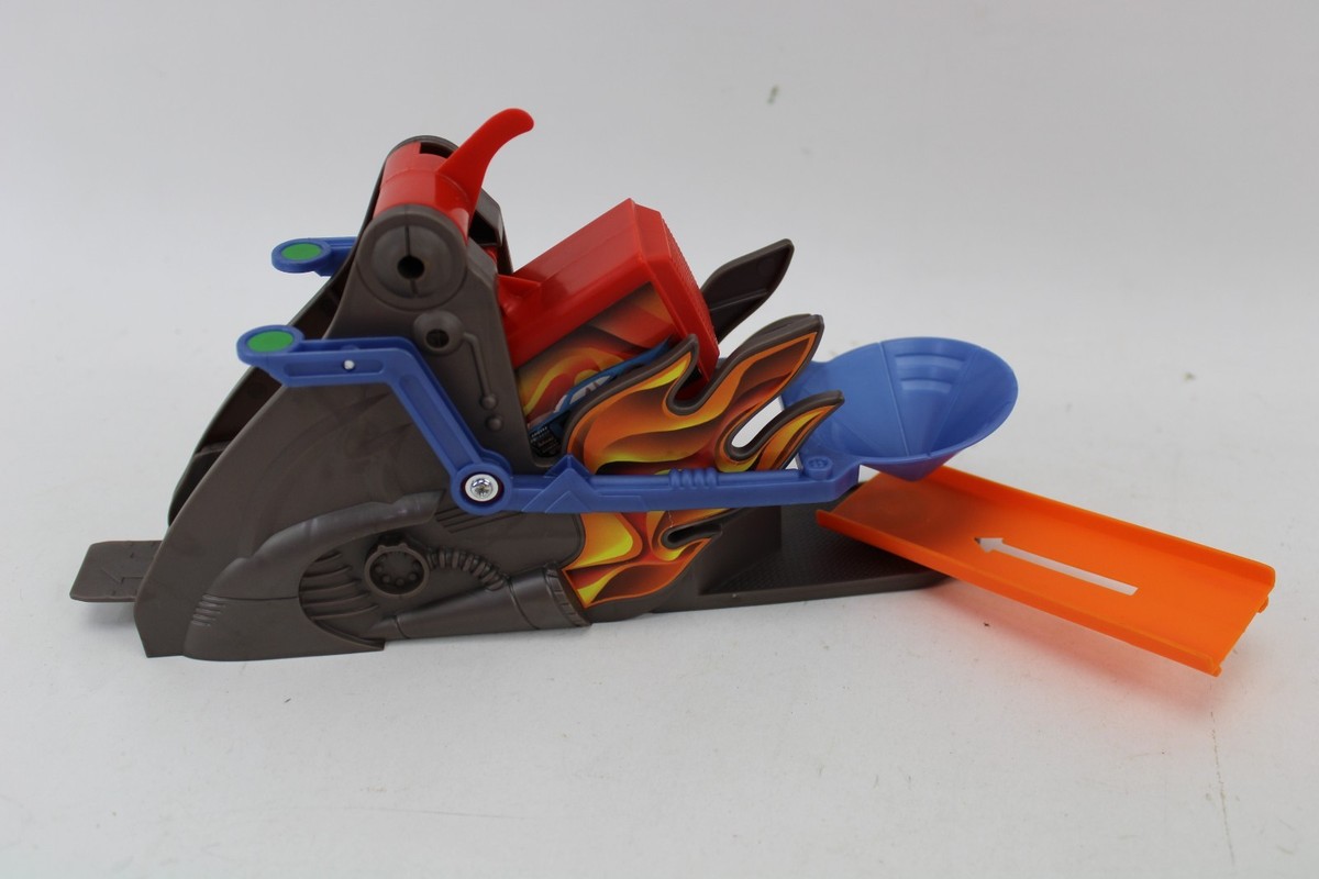 Hot Wheels Trick Tracks Hammer & Hoop Stunt Set W/ Car