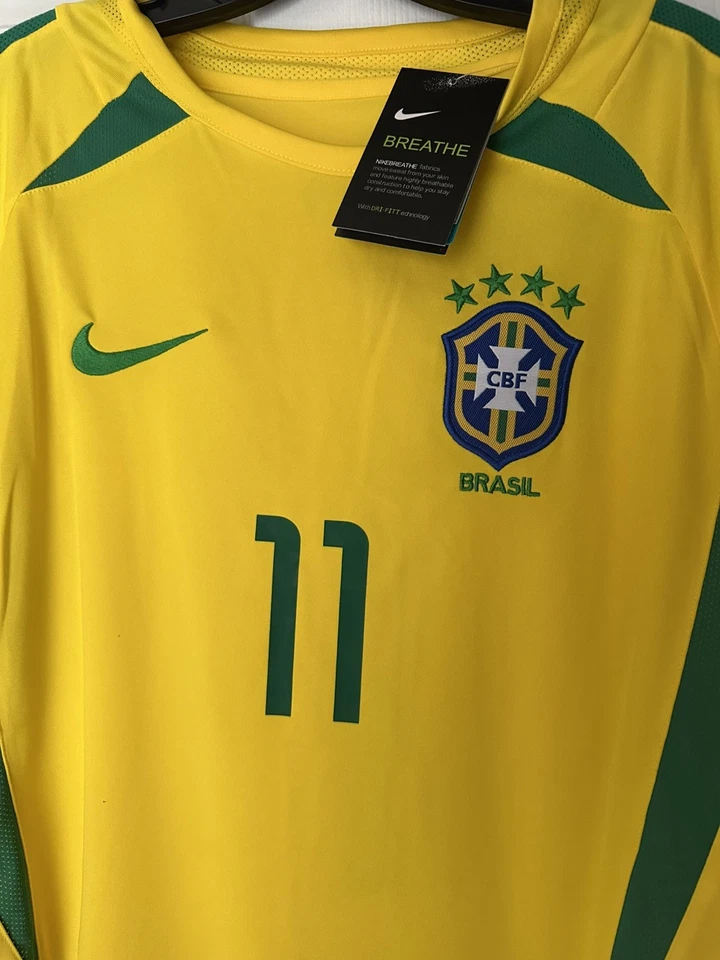 Brazil 2002 Retro Home Jersey Ronaldinho #11 Size L - Image 2 of 4