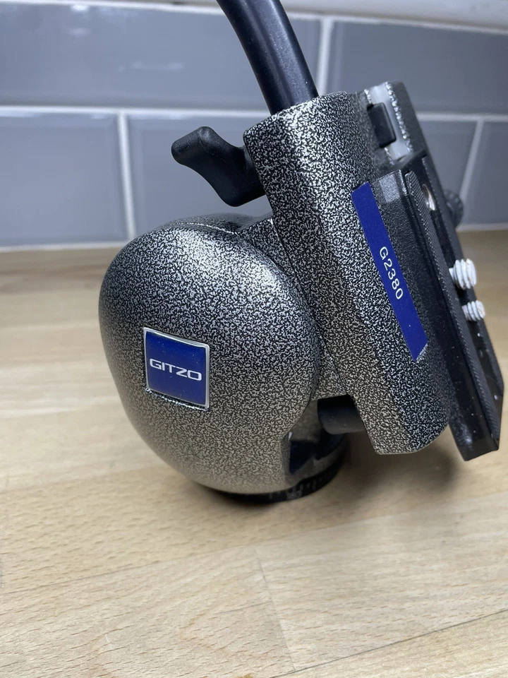 Gitzo G2380 Video Fluid Tripod Head - Image 2 of 4