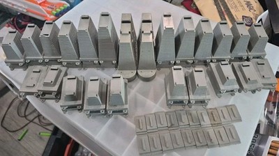 Vintage Atlas HO Scale Train Bridge Pier Risers and Support set.