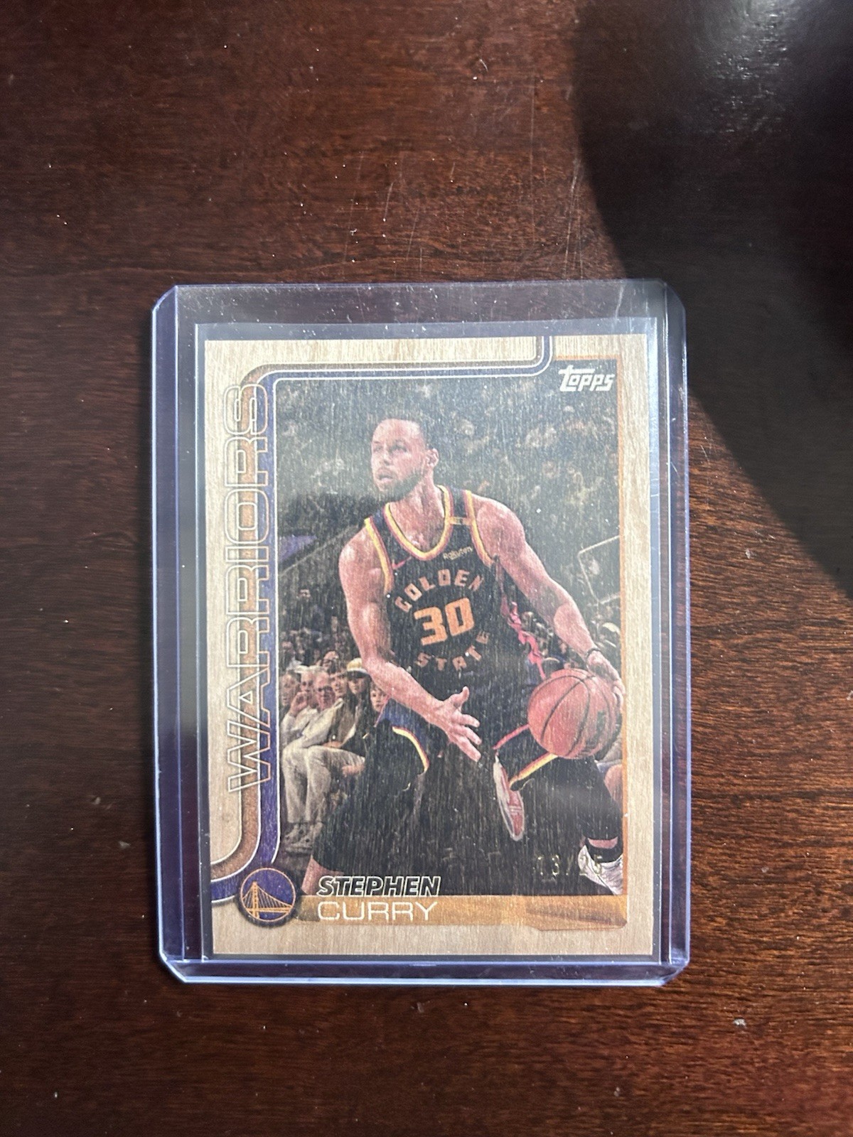 Topps 2025-26 NBA Basketball Steph Curry #135 Wood Parallel /25