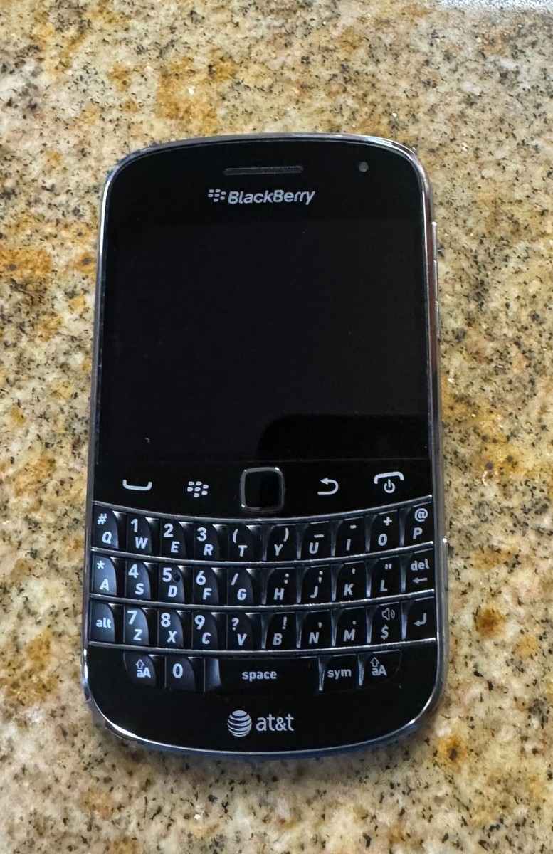 BlackBerry Bold 9900 - 8GB - Black (AT&T) 3G GSM WiFi Qwerty