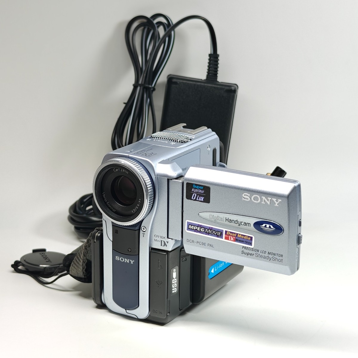 Sony Handycam DCR-PC9E Camcorder NightShot MiniDV Tape Digital