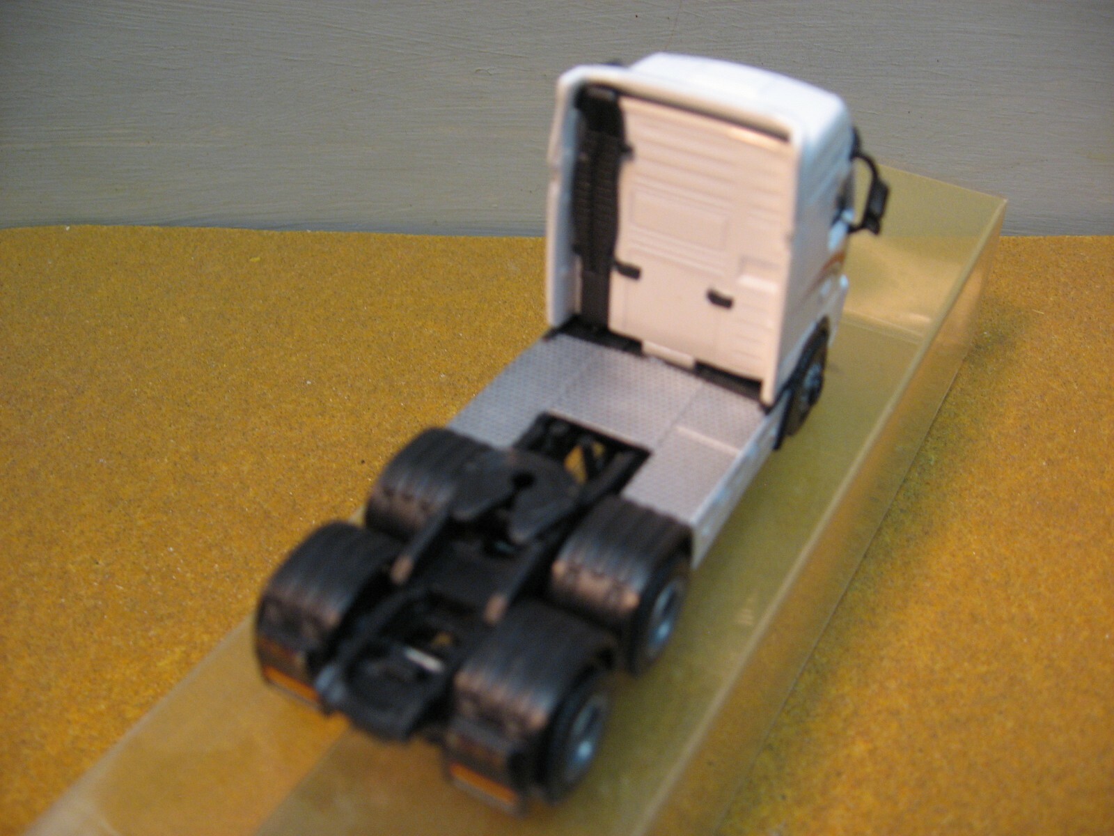 Picture 3 of 6