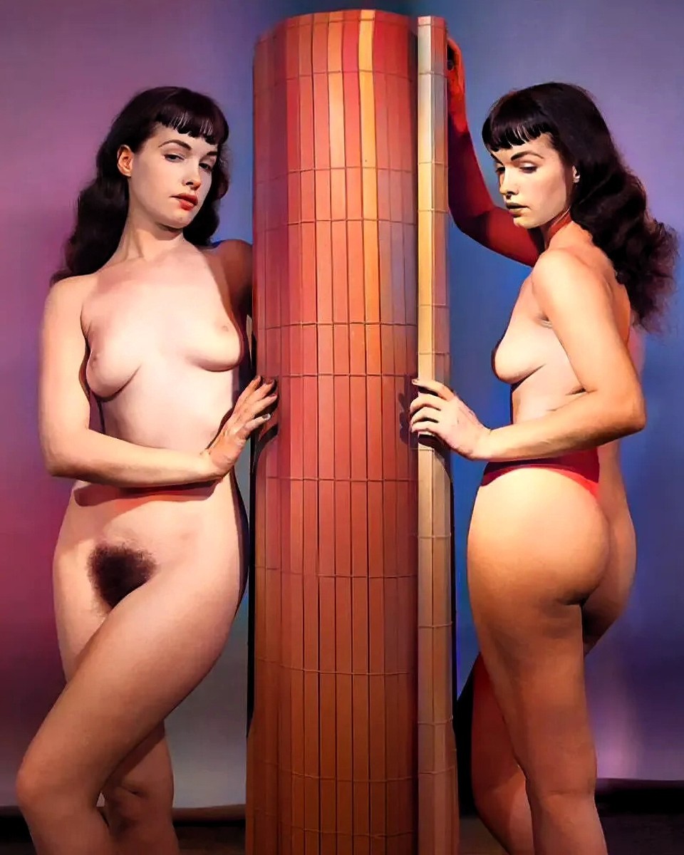 Bettie Page Classic Nude Pose in Mirror Photo Framing Print 17 x 12  Reproduction | eBay