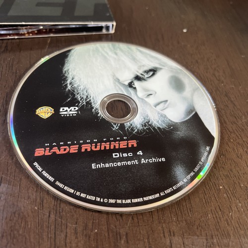 Blade Runner Four-Disc Collectors Edition DVD With Harrison Ford - Picture 8 of 22