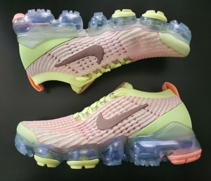 women air vapor