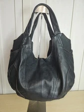 Hobo The Original Black Leather Bag – Timeless, Soft, and Effortlessly Stylish