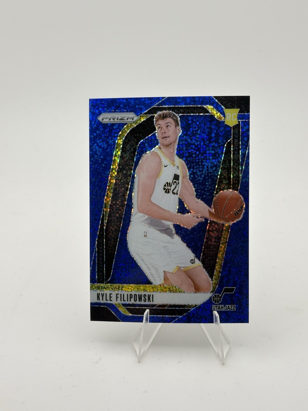 Kyle Filipowski 2024-25 Panini Prizm 011/144 Blue Sparkle RC Jazz #263
