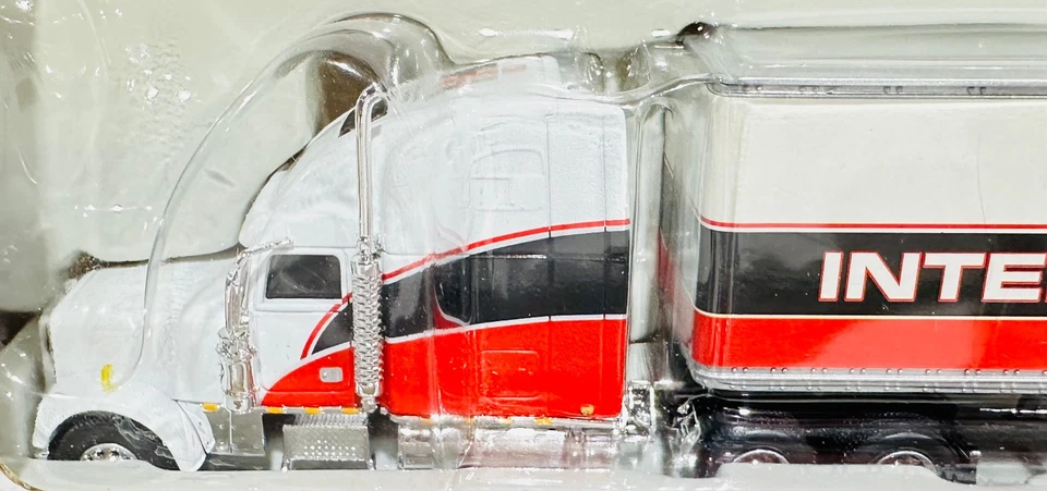 International Harvester Freightliner Classic XL Semi By SpecCast 1/64th Scale - Image 3 of 4