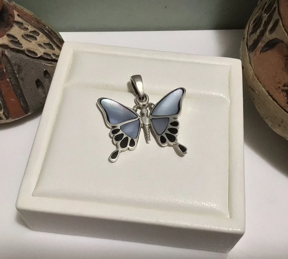 VTG 925 Sterling Silver Blue Mother-of-Pearl & Enamel Butterfly Pendant EUC 5.8g - Image 4 of 4