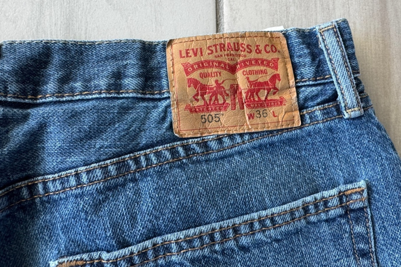 2 pairs Levi’s 505  denim Jean Shorts 36 Distressed Blue Mens thumbnail 7