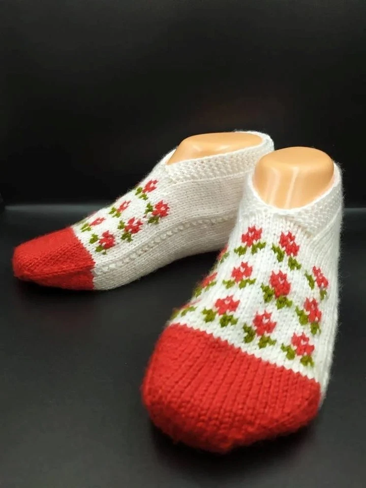 Zapatillas Tejidas Hechas a Mano Blanco Rojo Patrón Floral Talla 7 Acogedores Lana Botines Calcetines Foto 4 de 4