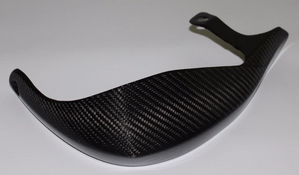 Guardamanos de fibra de carbono para Aprilia (Dorsoduro 750 08-16) (Dorsoduro 900 17-21) Foto 4 de 4