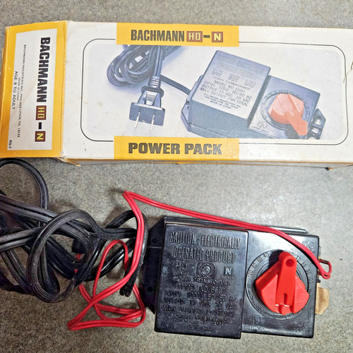 Paquete de energía a escala HO Bachmann para transformador de tren eléctrico 44207. Solo piezas. | Zustand: For parts or not working