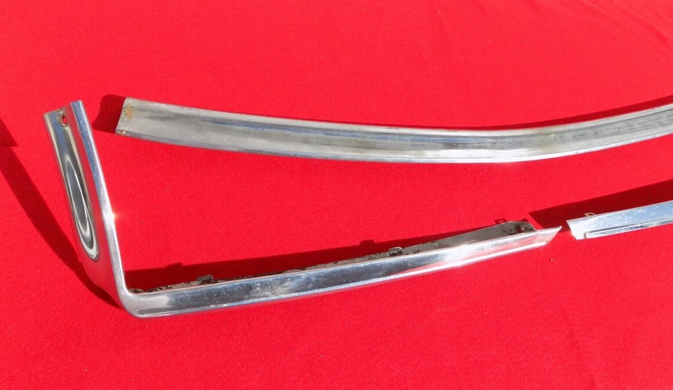 Chevrolet Impala SS 1965 1966 1967 convertible cabezal un pilar moldura GM Foto 3 de 4