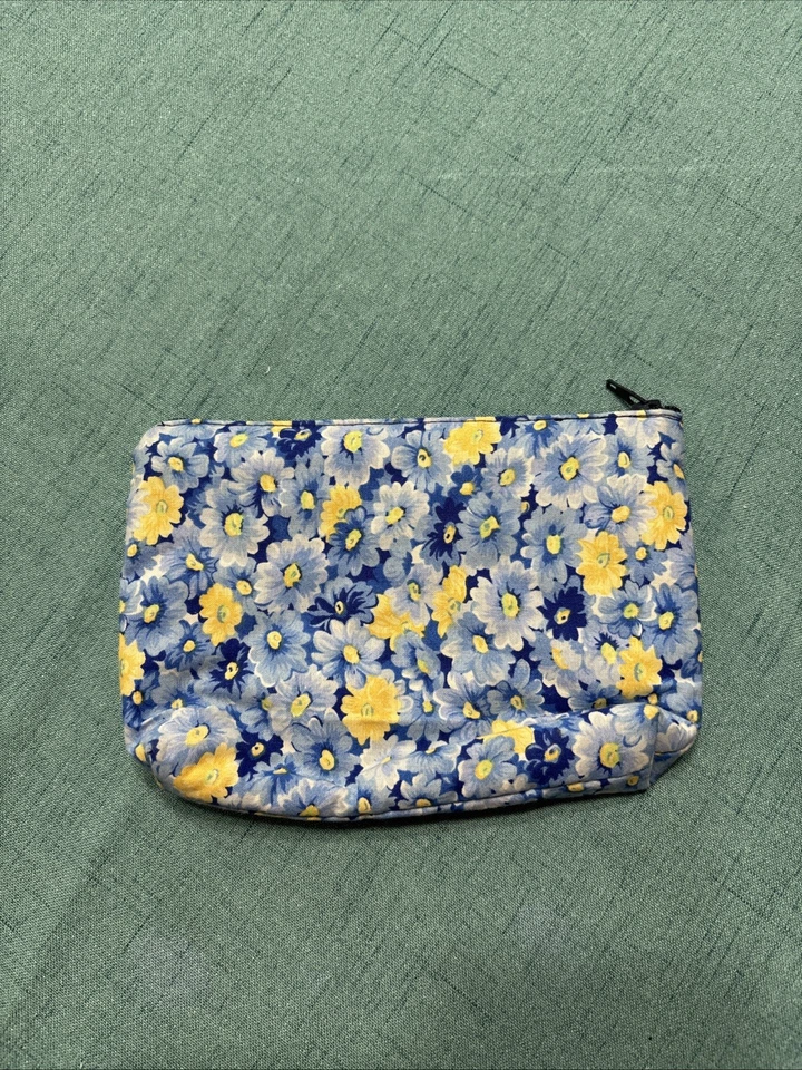 Lot Of 4 iPSY Cosmetic Bags, Unused Excellent Condition - Image 2 of 4