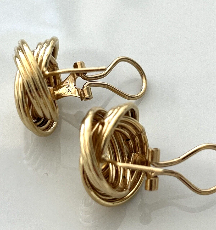 Twisted Love Knot Round Earrings 14K Yellow Gold Vintage - Image 4 of 4