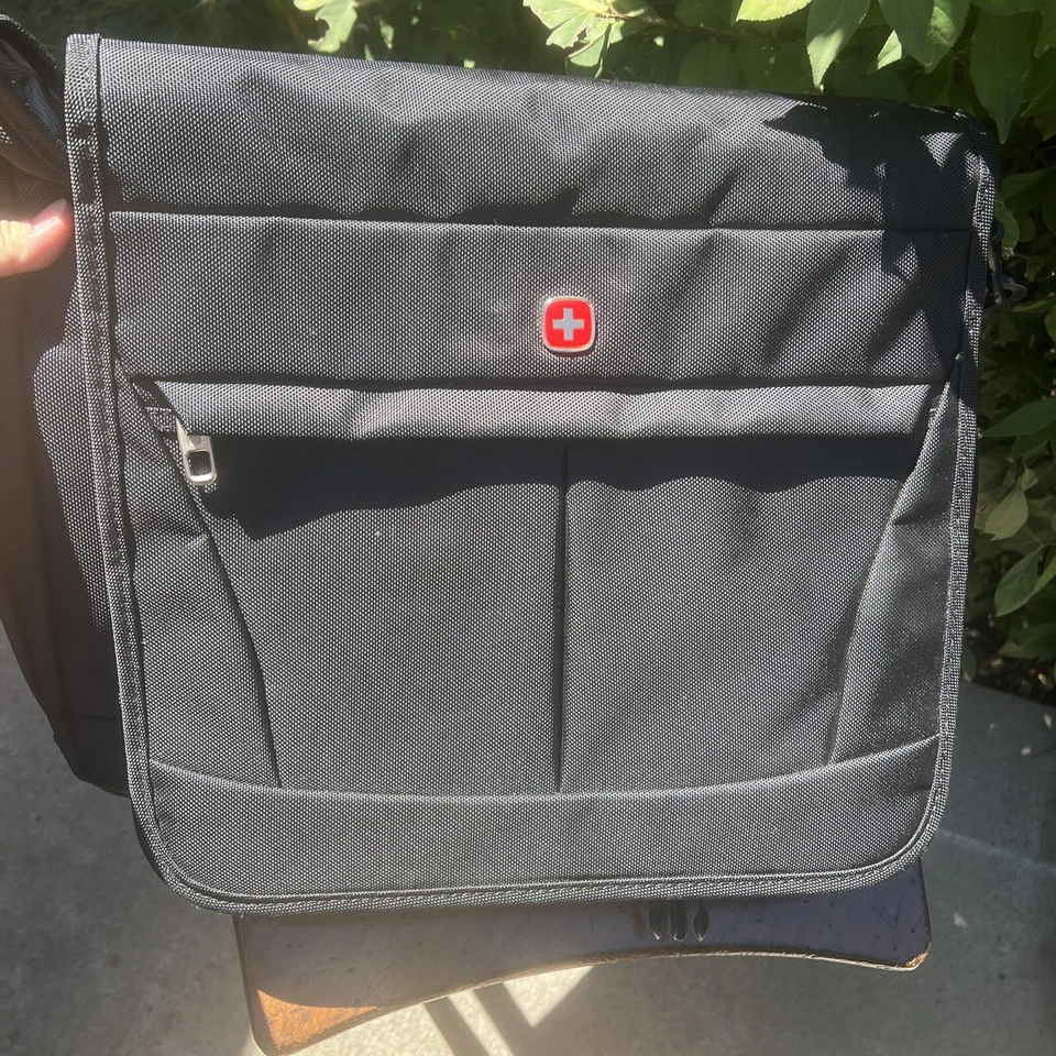 ¡Bolsa de computadora Swissgear Swissgear usada en excelente estado limpia! ¡Toneladas de bolsillos! ¡Ideal para escuela/trabajo! Foto 4 de 4